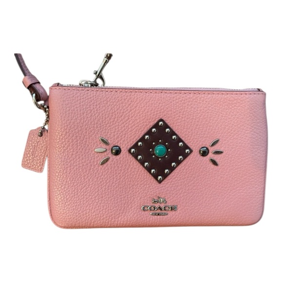 Coach NWOT Storypatch Pink Pebbled Leather Western Rivet Wristlet - Picture 2 of 6